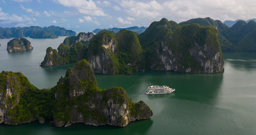 Discover Halong Bay on Hermes Cruise