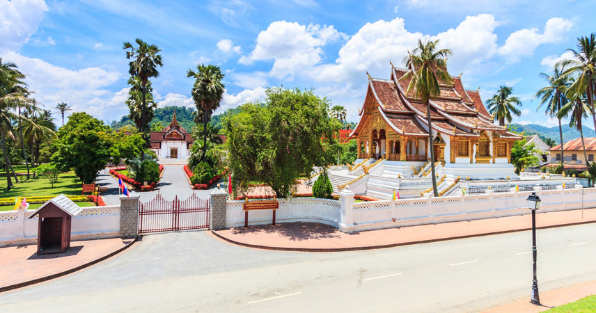Visit Royal Palace Museum (Haw Kham)