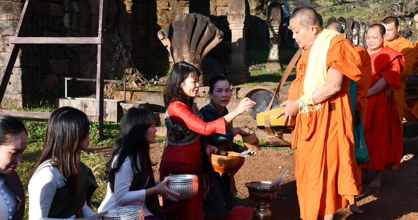 Tak Bat ceremony in Pakse, Laos