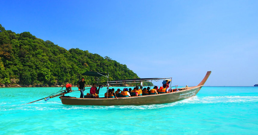Island Hopping and Boat Tours