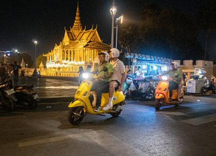 Phnom Penh Vespa Tour at Nightlife