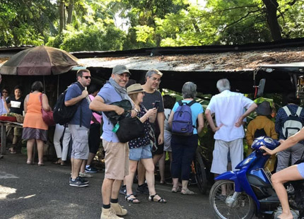 visit Phnom Sampov