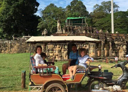 Discovery Banteay Srei is considered one of the artistic wonders of Angkor