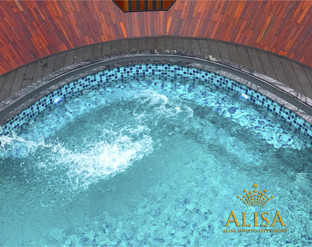 Explore Halong Bay with Alisa Premier Cruise