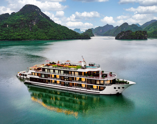 Discover Halong Bay on Dora Cruise