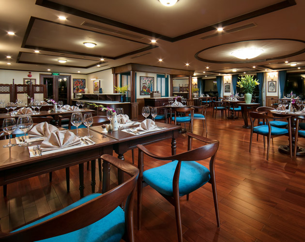 Discover Halong Bay on Heritage Cruises Binh Chuan