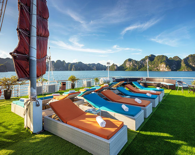 Discover Lan Ha Bay on Verdure Lotus Classic