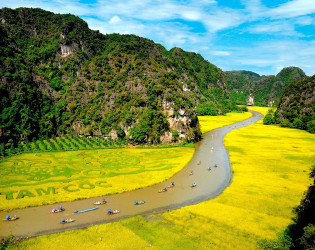 8-Day Northern Vietnam Tour | Hanoi, Pu Luong & Halong Bay